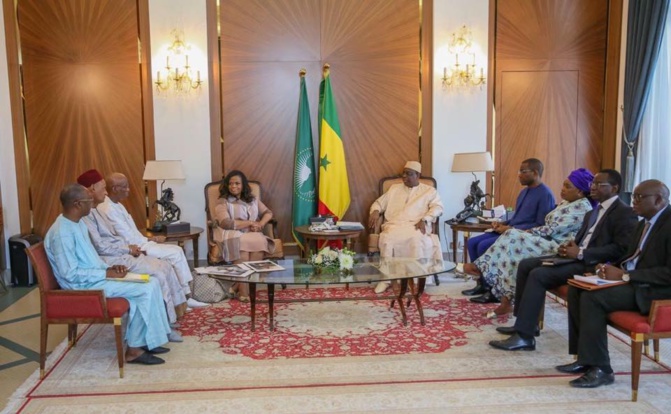 Edification du mémorial de Goree Almadies – Le Président Macky Sall reçoit Rosa Whitaker, présidente de Witheker Group