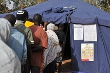 Les bureaux de vote commencent à être fermés à Dakar