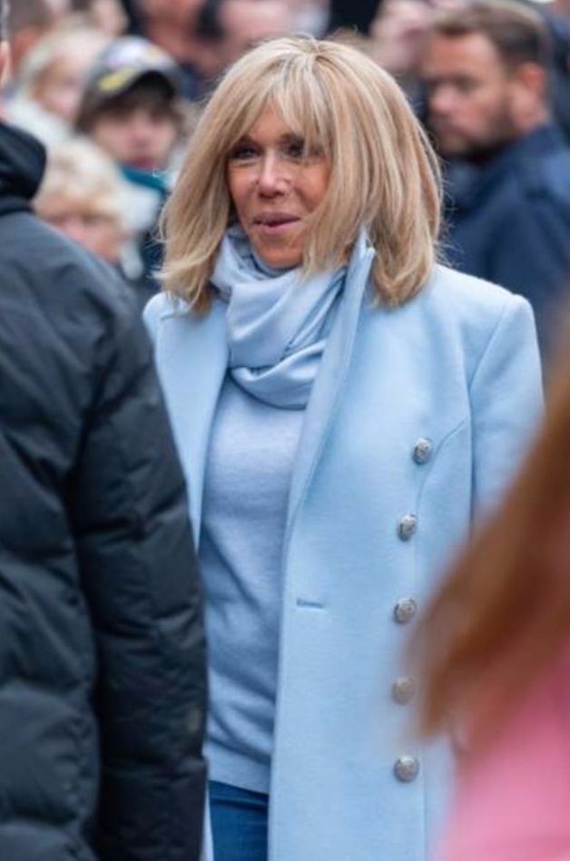 Photos - Brigitte Macron : Son garde du corps beau gosse fait des ravages !