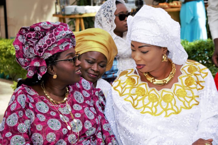 Serigne Abdou Karim Mbacké baptise bébé Khadim Bâ, le fils du frère du célèbre patron de Locafrique