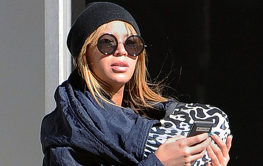 Beyoncé allaite sa fille Blue Ivy en public