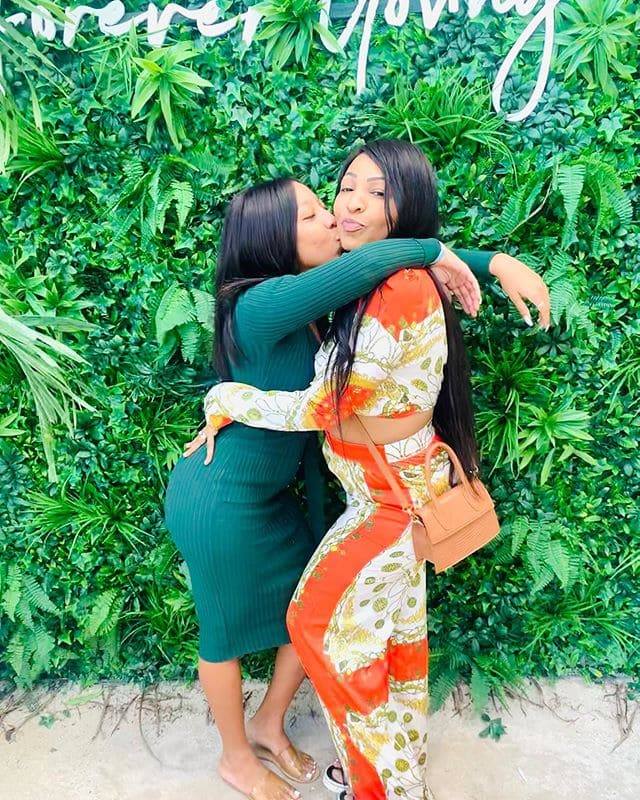 PHOTOS – Miami: Zeyna Ndour en toute complicité avec sa mère Viviane Chidid