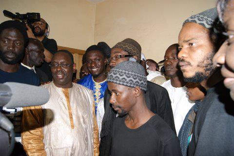 [Photos - Vidéos]  "Y en a marre" expose ses préoccupations au candidat Macky Sall -