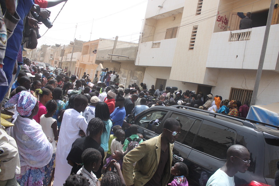 [Photos - Vidéos]  "Y en a marre" expose ses préoccupations au candidat Macky Sall -