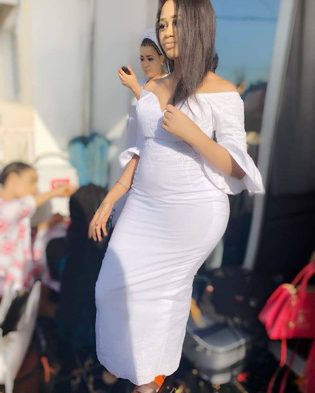 PHOTOS - Léna du "Wouyay challenge" s'affiche rayonnante à Tivaouane PHOTOS - Léna du "Wouyay challenge" s'affiche rayonnante à Tivaouane