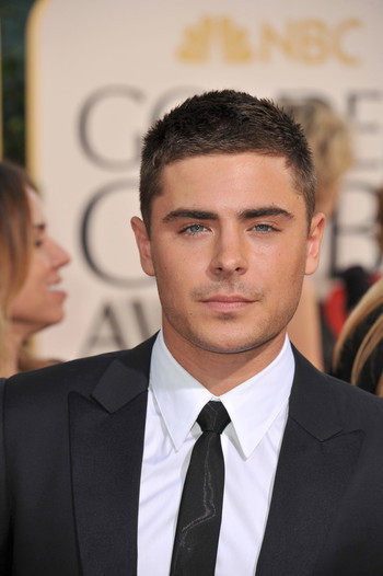 Zac Efron revient sur "l'affaire du préservatif"