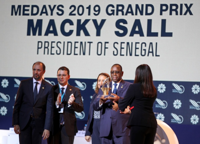 Le Président Macky Sall recevant le Grand Prix Medays: "Si l’Afrique recevait son dû par des échanges plus équitables, on ne parlerait plus d’aide publique au développement !"