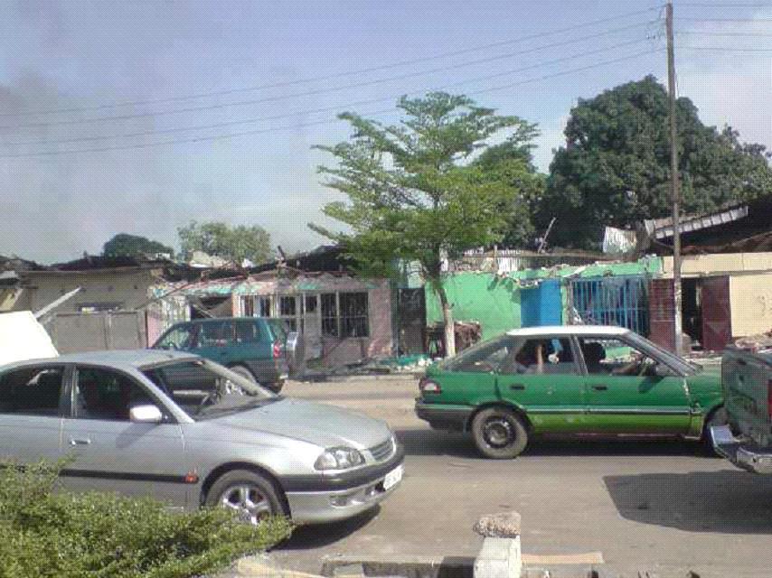 Photos de l'explosion d'un dépôt de munition a Brazzaville