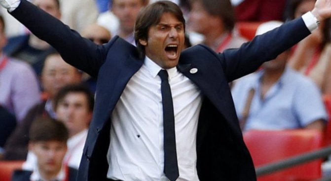 Une balle de pistolet et des menaces de mort, Antonio Conte placé sous protection policière