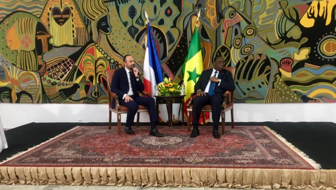 A qui bénéficie  la visite d'Edouard Philippe au Sénégal