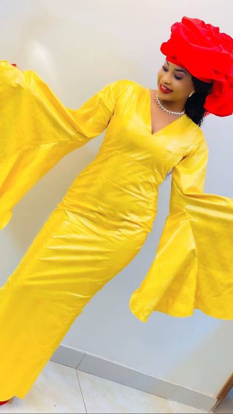 PHOTOS - Marichou Diop rayonnante en “sagnsé” Sénégalaise PHOTOS - Marichou Diop rayonnante en “sagnsé” Sénégalaise