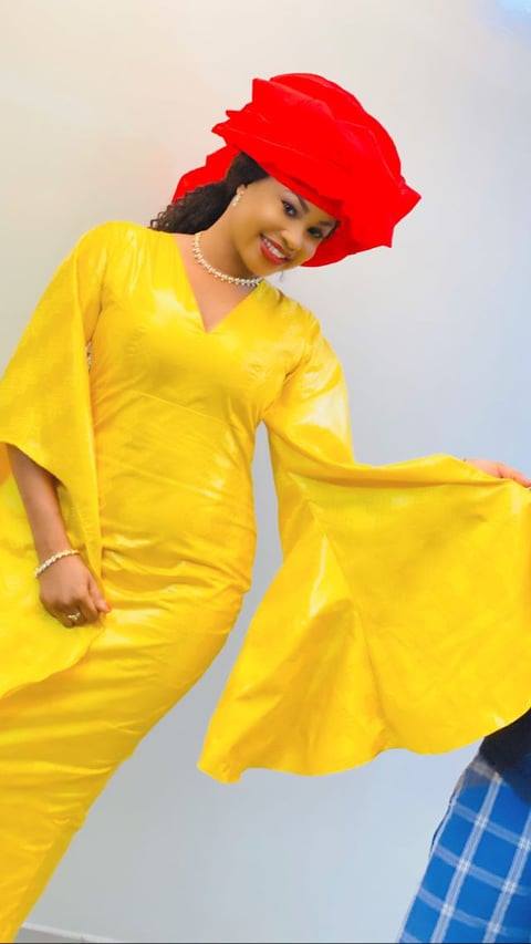 PHOTOS - Marichou Diop rayonnante en “sagnsé” Sénégalaise PHOTOS - Marichou Diop rayonnante en “sagnsé” Sénégalaise