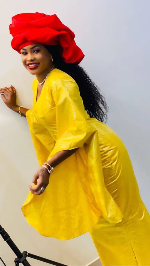 PHOTOS - Marichou Diop rayonnante en “sagnsé” Sénégalaise PHOTOS - Marichou Diop rayonnante en “sagnsé” Sénégalaise