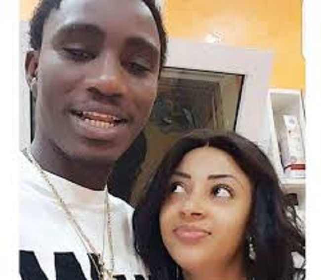 Photo – Wally Seck démasque une personne qui se faisait passer pour sa femme, Sokhna Aïdara..