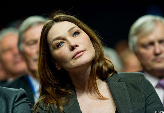 Carla Bruni: La publication de photos volées de Giulia dépasse les limites