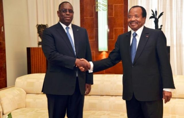 Le paradoxe: Macky Sall isole Karim Wade et déroule le tapis rouge à Achille Mbembé