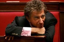 Que Macky Sall nous dise que vient faire l'homosexuel Jack Lang à ses cotés ? 