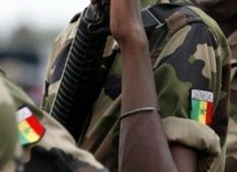 Vote des militaires: Un policier armé d’un gourdin venu voter
