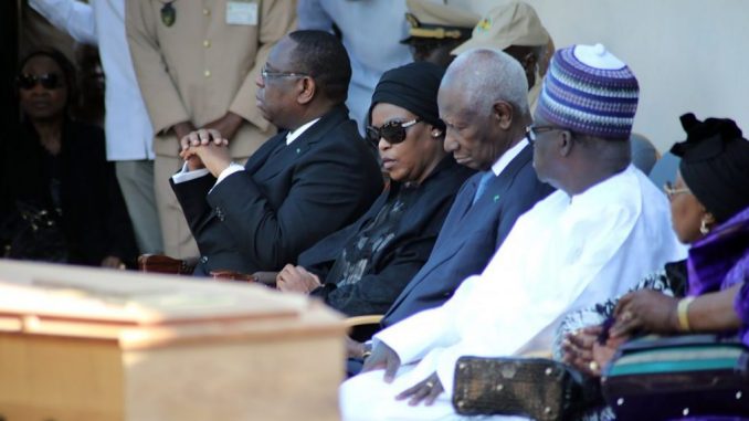 PHOTOS – Les images tristes de la levée du corps de l’épouse de Léopold Sédar Senghor, Colette Senghor PHOTOS – Les images tristes de la levée du corps de l’épouse de Léopold Sédar Senghor, Colette Senghor