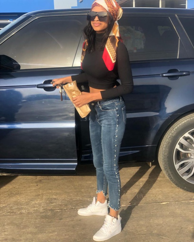 En tenues aguicheuses, Marie Louise Diaw secoue Instagram avec ses clichés torrides