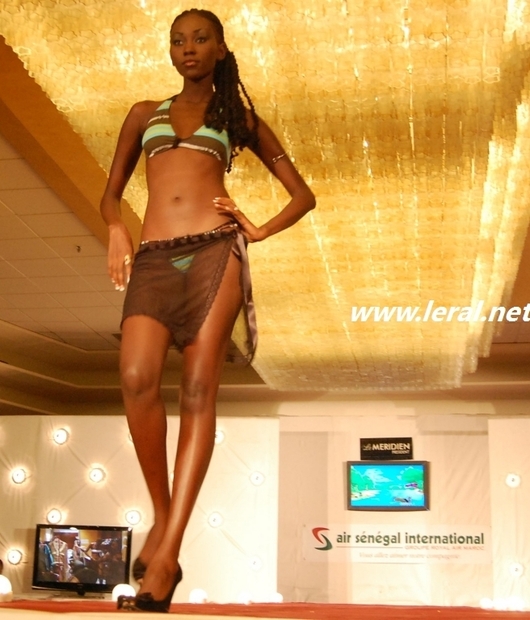Quand des mannequins presque nus montent sur le podium