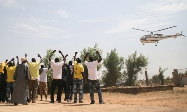Porokhane: Wade atterrit en hélicoptère à l'intérieur du Daara de Mame Diarra