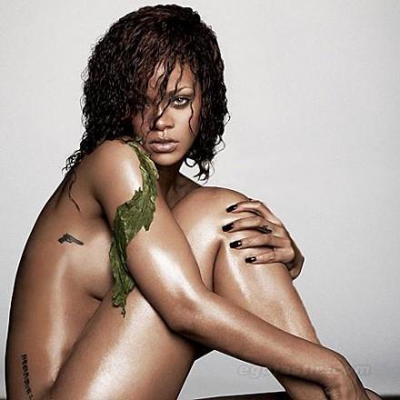 Rihanna provoc' : "Plus je suis nue, mieux je me sens"