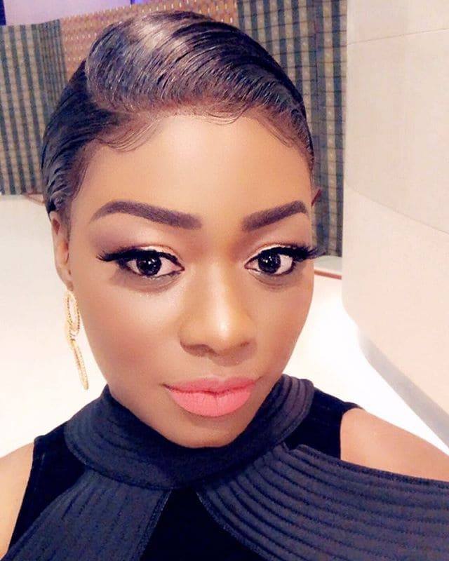 PHOTOS – Soirée Coumba Gawlo: La robe chic et glamour de Khady Ndiaye Bijou qui illumine la toile