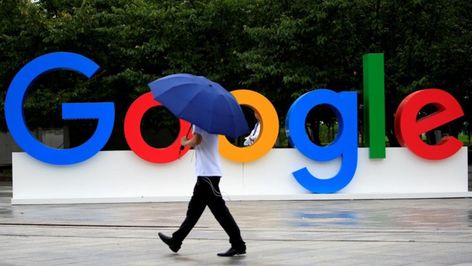 Publicités à caractère politique: entre Facebook et Twitter, Google choisit la 3e voie