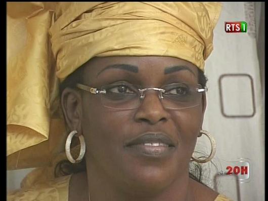 [Vidéo] Enfin une vraie sénégalaise au Palais: Marieme Faye, première Dame et son "Thiouraye"
