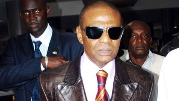 Pape Samba Mboup rend son passeport diplomatique