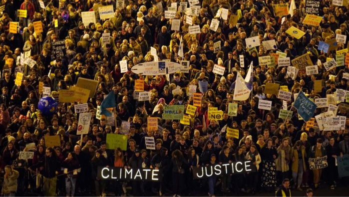 Climat: Des milliers de personnes défilent à Madrid en marge de la COP25