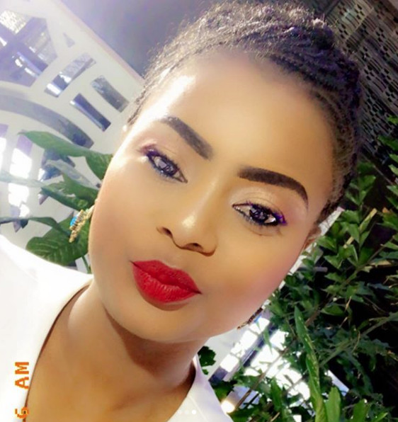 PHOTOS : Merry Bèye Diouf de la Tfm rayonnante, elle étale sa beauté et sa classe