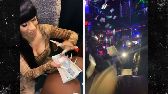 Cardi B: En séjour au Nigéria, l’attitude de la chanteuse en boîte de nuit indigne la toile