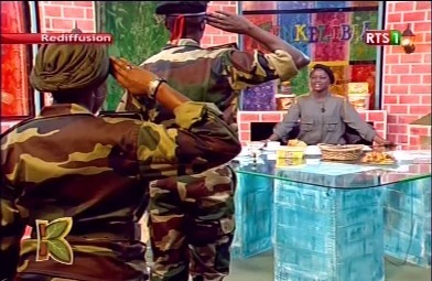 [Vidéo] Les militaires honorés dans Kinkéliba! 