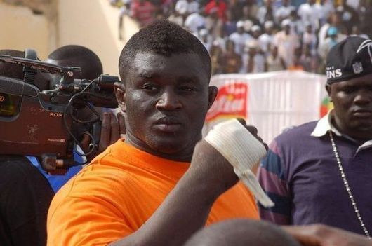 La voiture du lion de Guédiawaye a eu une crevaison