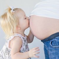 Nouveau bébé... Comment rassurer l'aîné ?