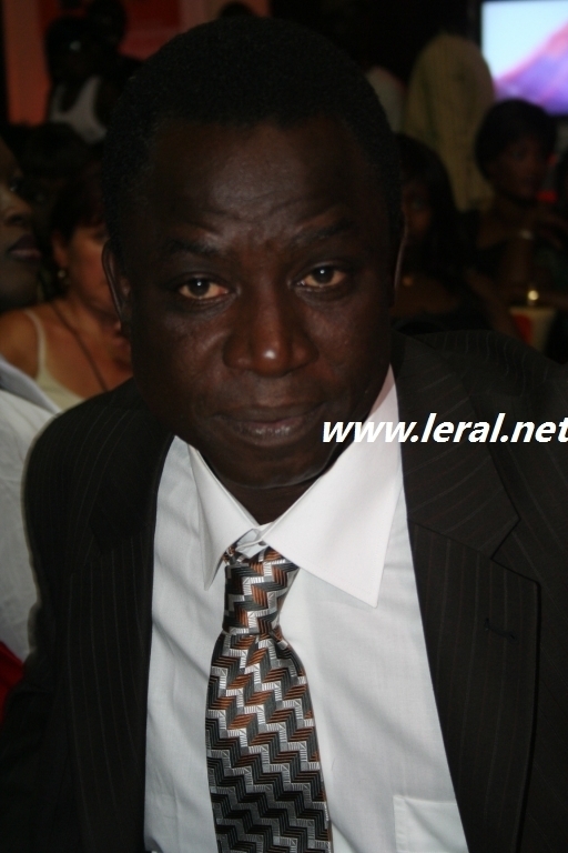 [Vidéo] Thione Seck vante les vertus de Youssou Ndour!