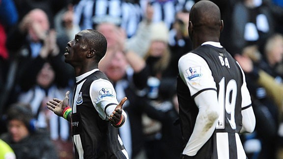 Un doublé de Papiss Cissé propulse Newcastle dans le top 5 anglais