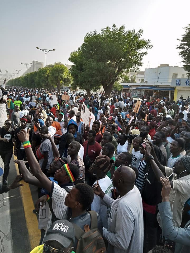 Marche contre la hausse du prix de électricité: le pari de la mobilisation réussi (images)