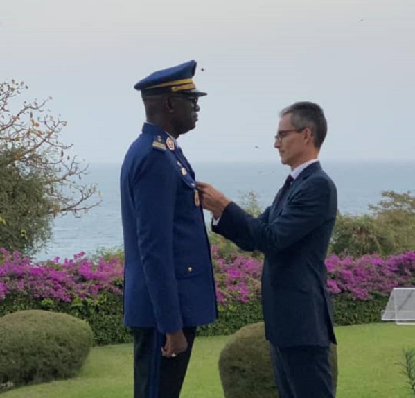 Le gouverneur du palais de la république honoré par la France Le gouverneur du palais de la république honoré par la France