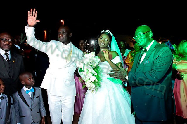 PHOTOS - Le mariage royal de Laurent Sène, DG de la chaîne d’hôtels Fleur de Lys et son épouse Aida Sène