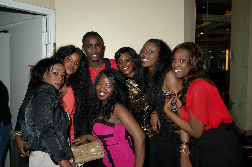 Wally pose avec des fans à Paris !!!