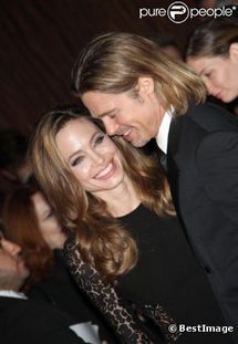 Brad Pitt et Angelina Jolie : Ils se sont (enfin !) fiancés