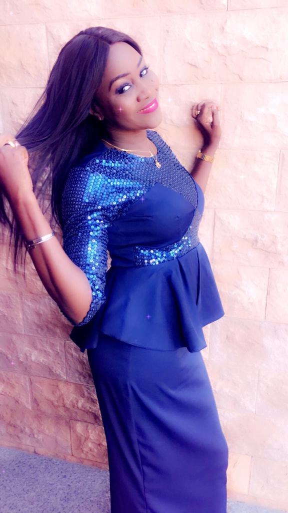 PHOTOS: Niatam Bâ de la TFM étale toute sa beauté et sa classe PHOTOS: Niatam Bâ de la TFM étale toute sa beauté et sa classe