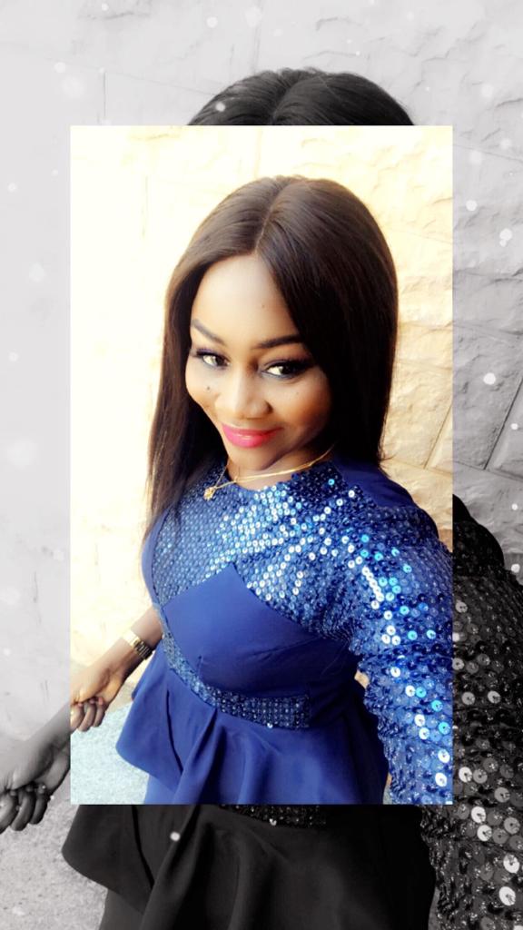 PHOTOS: Niatam Bâ de la TFM étale toute sa beauté et sa classe PHOTOS: Niatam Bâ de la TFM étale toute sa beauté et sa classe