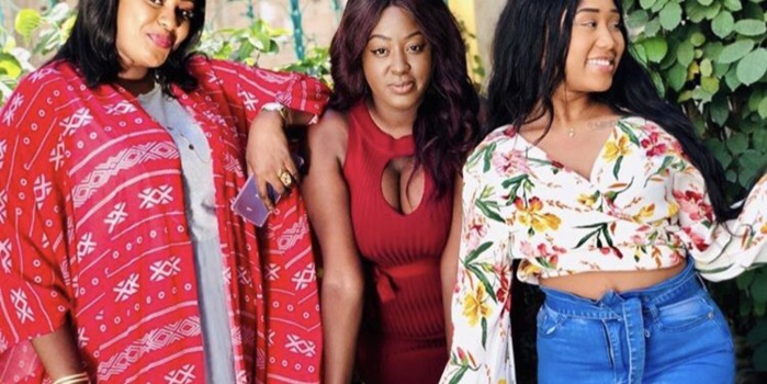 PHOTOS - Les actrices de la série "Adja" en toute complicité