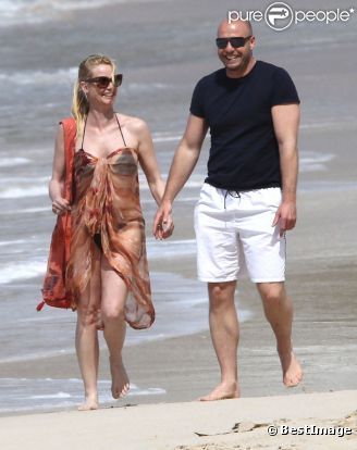 Nicollette Sheridan : Superbe et folle amoureuse de son homme à Saint-Barth'