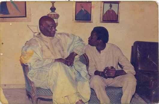 Sangue Mbacké Mbaye à coté de Wade en février 1988