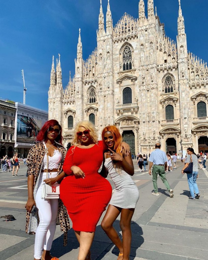 PHOTOS - En visite à Rome, la Bombe Eudoxie Yao au top de sa forme